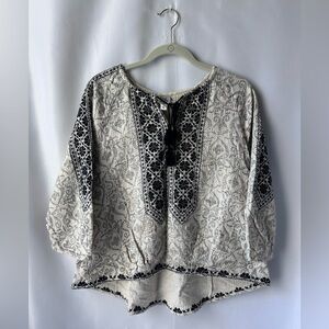 Ivy Jane black and white pattern blouse